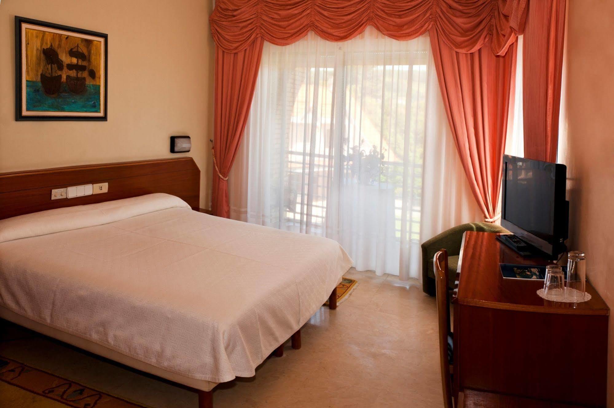 Olimpo Hotel 4*